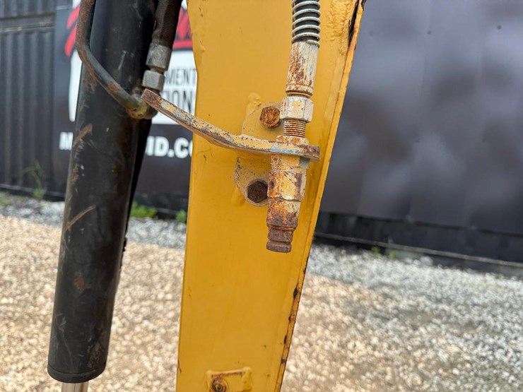 2015-caterpillar-301.7-image-9