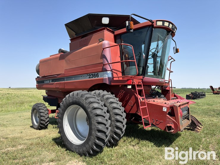 2000-case-ih-2366-image-3