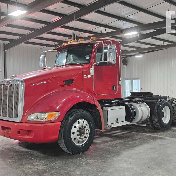2013 PETERBILT 386