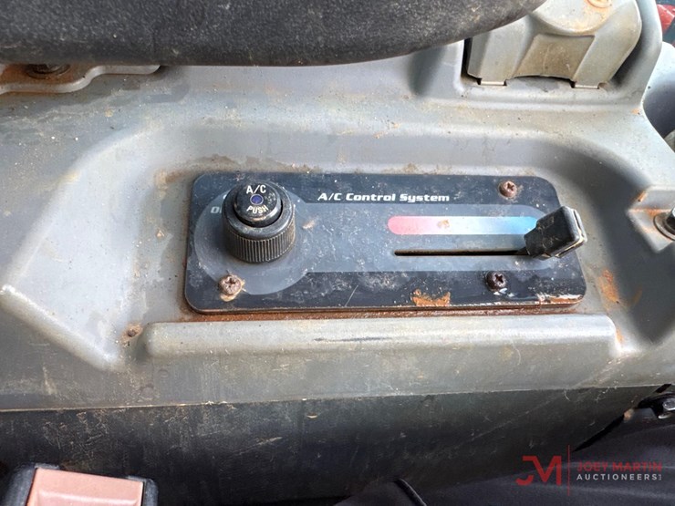 kubota-svl97-2-image-17