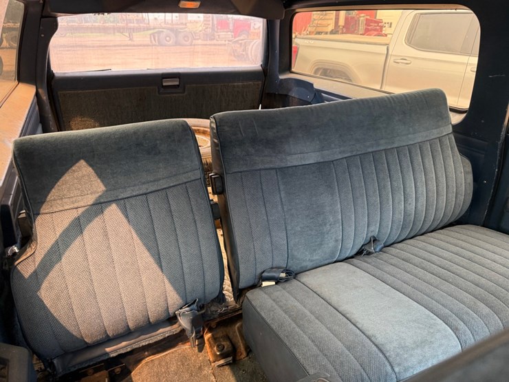 1987-gmc-suburban-image-32