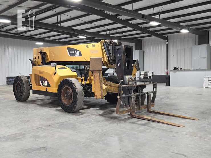 2013-caterpillar-tl1055c-image-2
