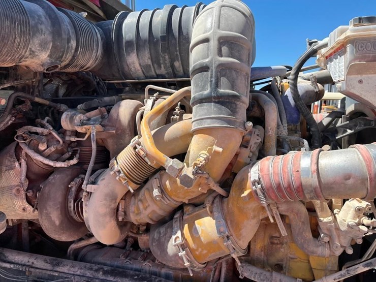 2010-kenworth-t800-image-28