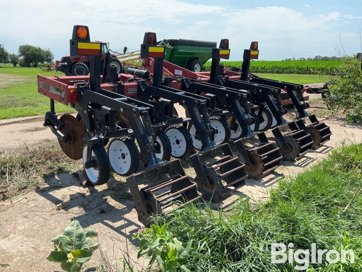 case-ih-2500-image-7
