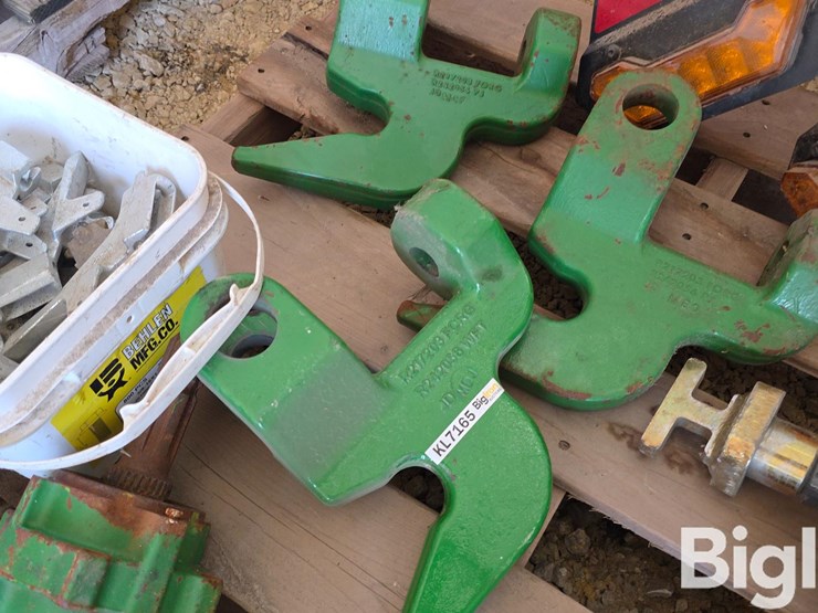 john-deere-hitch-parts,-pins,-&-safety-lights-image-15