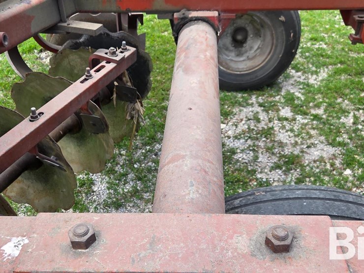 massey-ferguson-820-image-17
