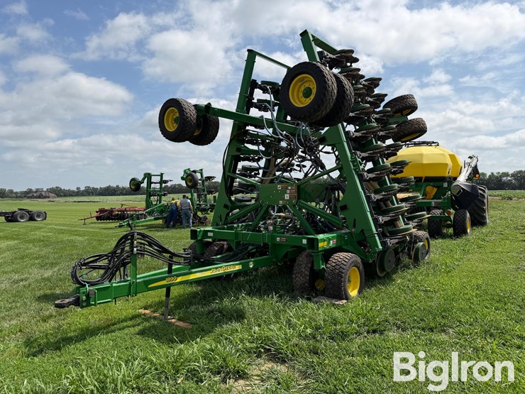 2010-john-deere-1890-image-1