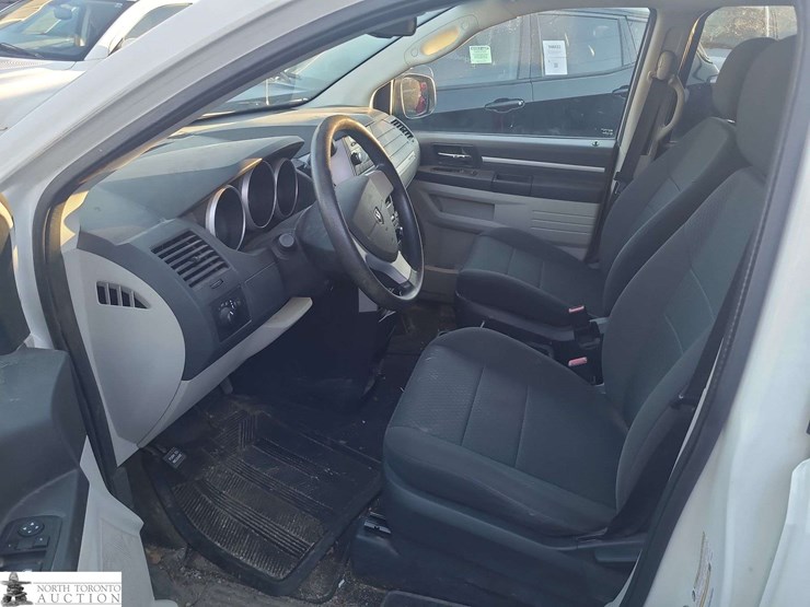 2010-dodge-grand-caravan-se-image-14