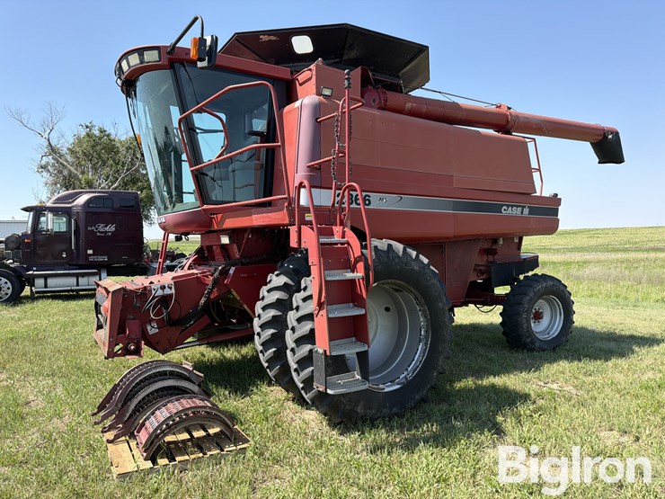 2000-case-ih-2366-image-1