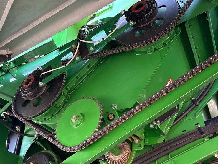 2011-john-deere-9770-sts-image-32