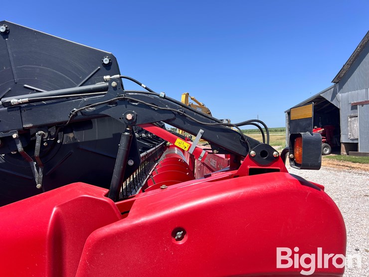 2017-case-ih-3020-image-11