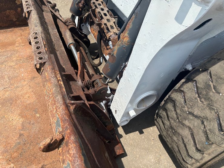 2013-bobcat-s630-image-54