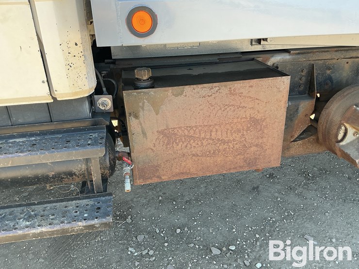 1995-freightliner-fl80-image-19