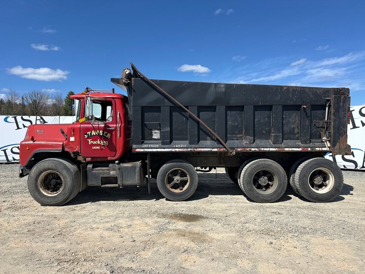 1981-mack-dm600-image-2