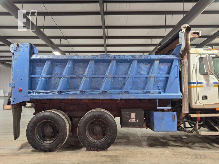 2007-mack-granite-cv713-image-19