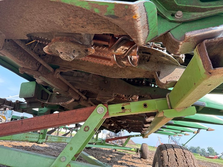 2012-john-deere-608c-image-22