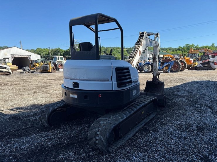 2011-bobcat-e50-image-4