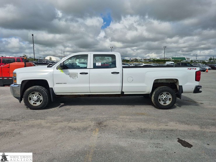 2017-chevrolet-silverado-2500hd-image-8