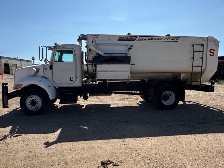 2008-peterbilt-335-image-8