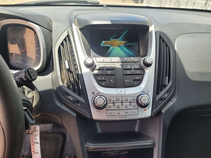 2016-chevrolet-equinox-ls-image-18