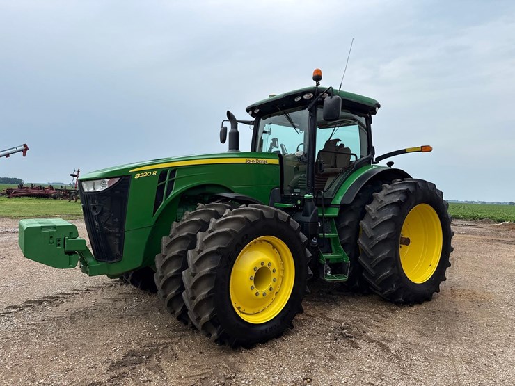 2014-john-deere-8320r-image-6