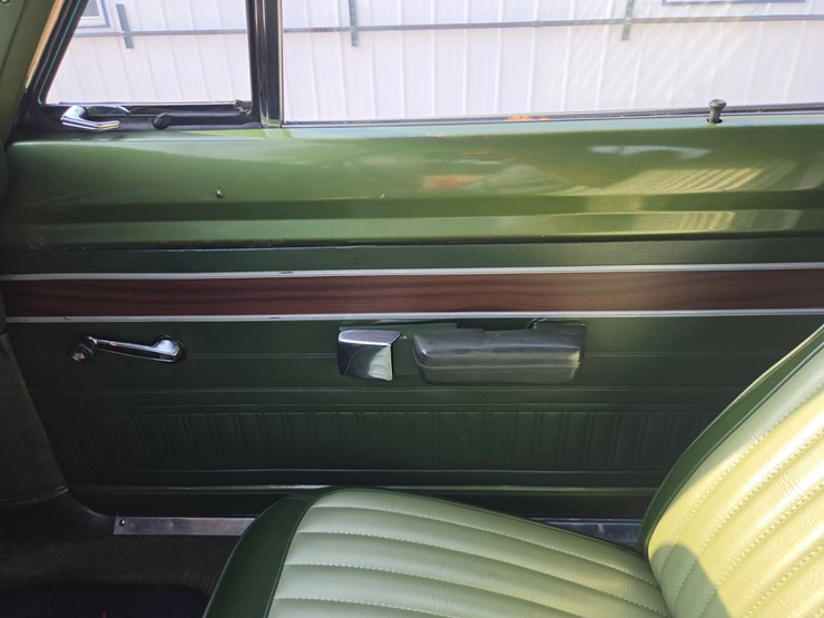 #1835-•-1972-dart-swinger-image-56