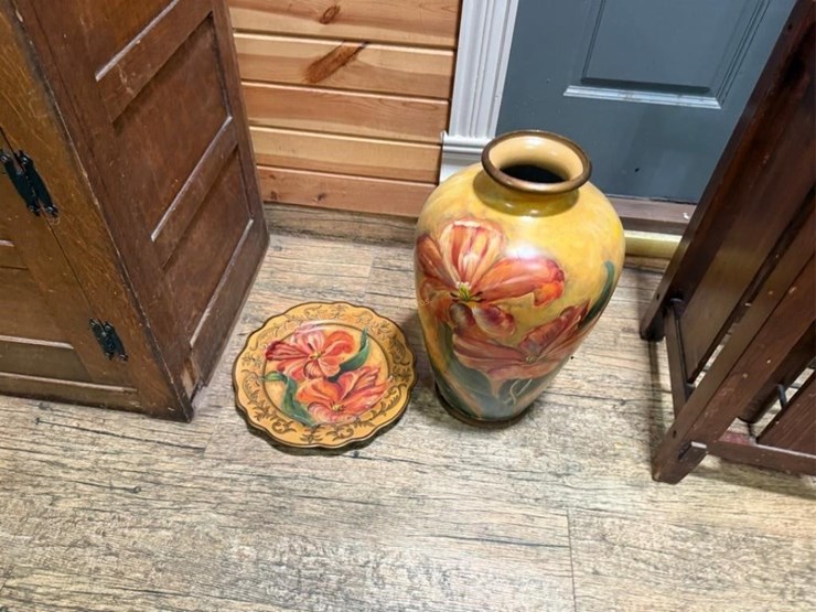 hand-painted-vase-&-plate-image-1