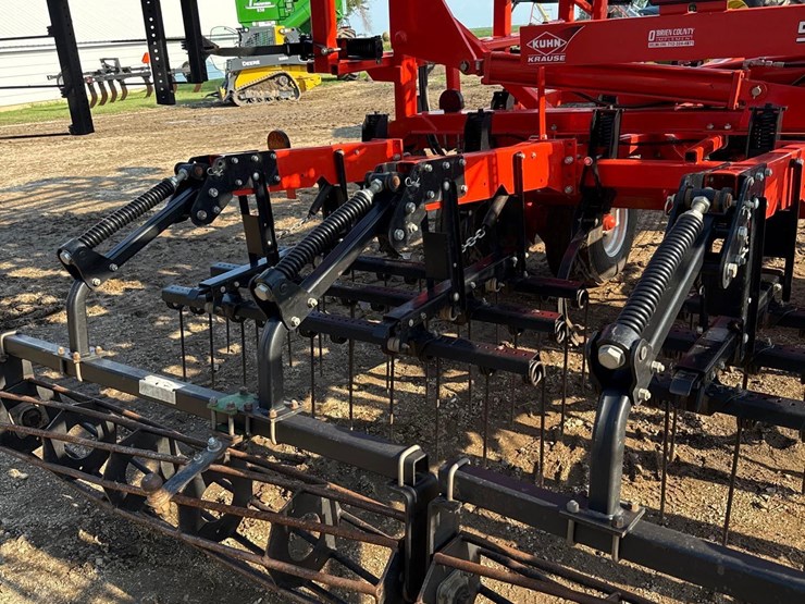 2013-kuhn-krause-5635-46ft-field-cultivator-image-19