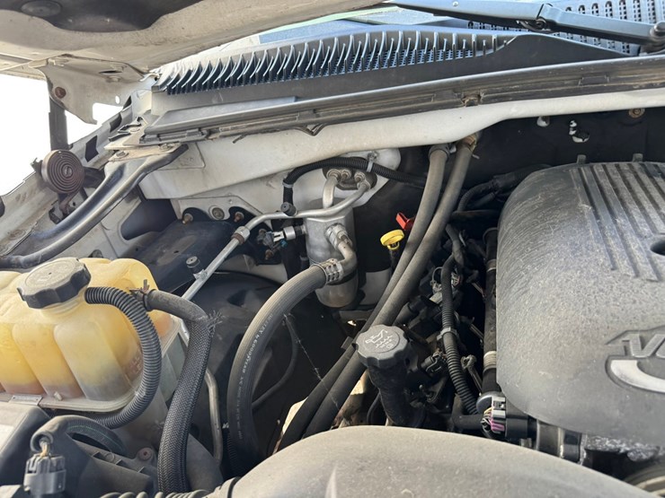 2005-chevrolet-3500hd-image-42