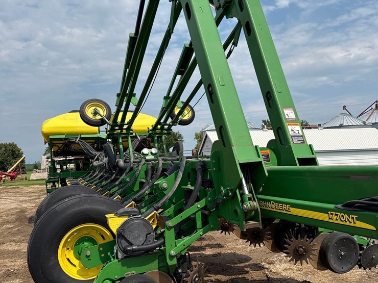 2006-john-deere-1770nt-image-5