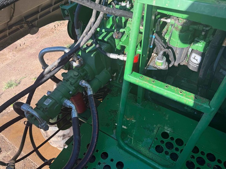2011-john-deere-9760-combine-image-19