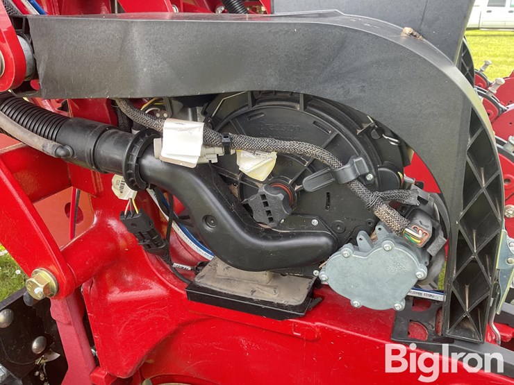 2024-case-ih-2150-image-11