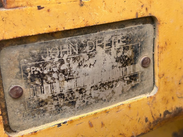 2009-deere-750j-lt-image-44