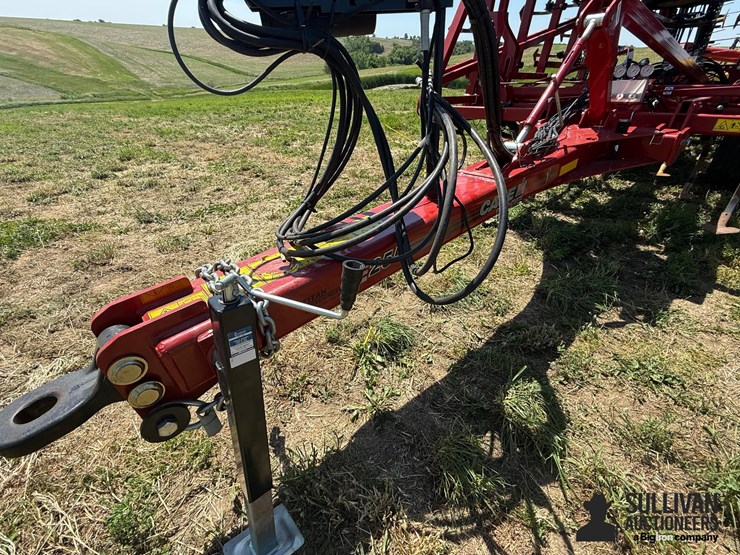 2023-case-ih-255-image-10
