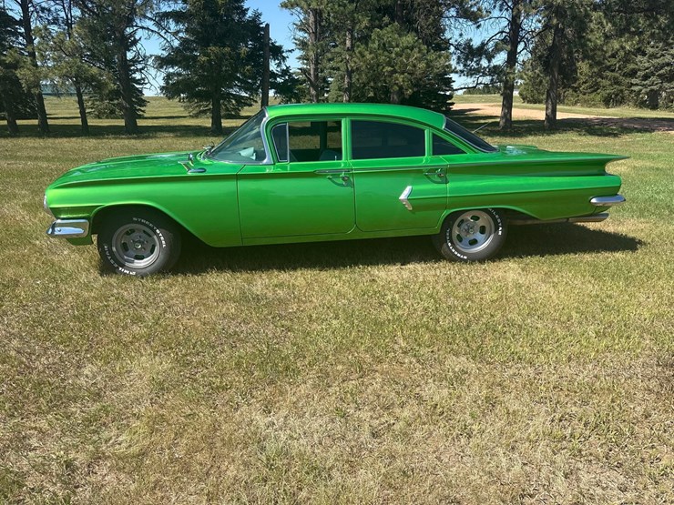 1960-chevrolet-biscayne-sedan-image-4