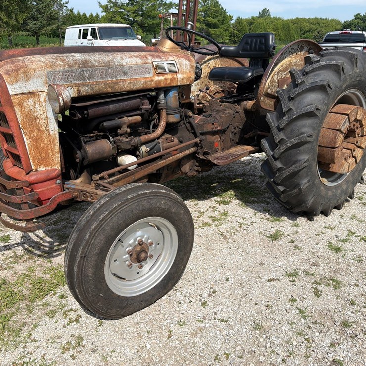 FORD 881