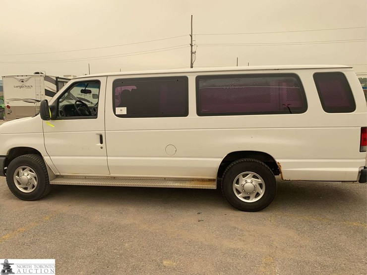 2012-ford-cargo-image-8