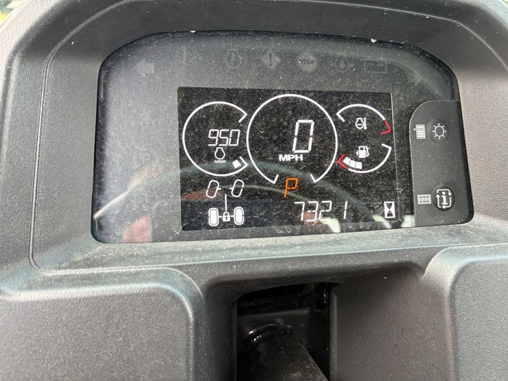 2023-john-deere-gator-image-9