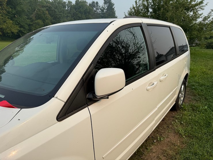 2013-dodge-caravan-image-20