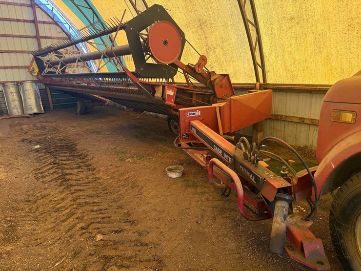 2004-case-ih-8220-image-1