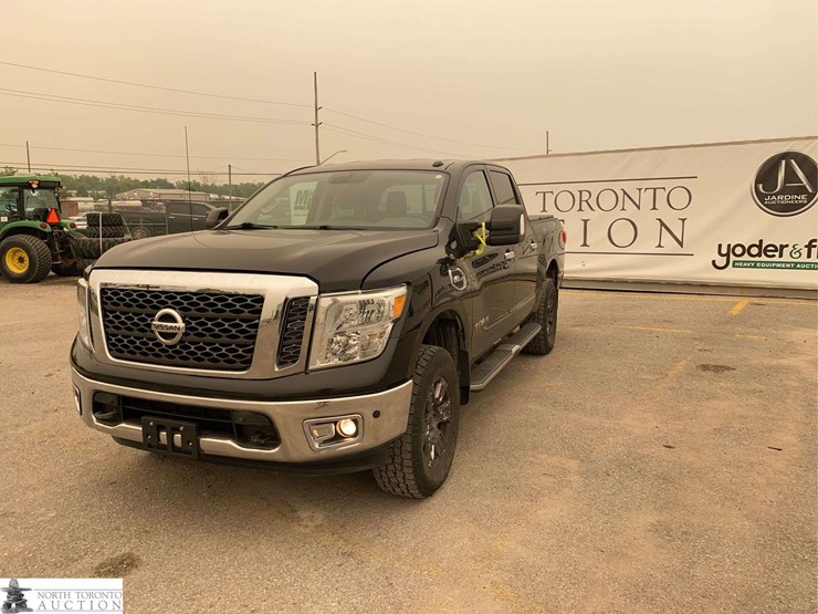 2017-nissan-titan-image-1
