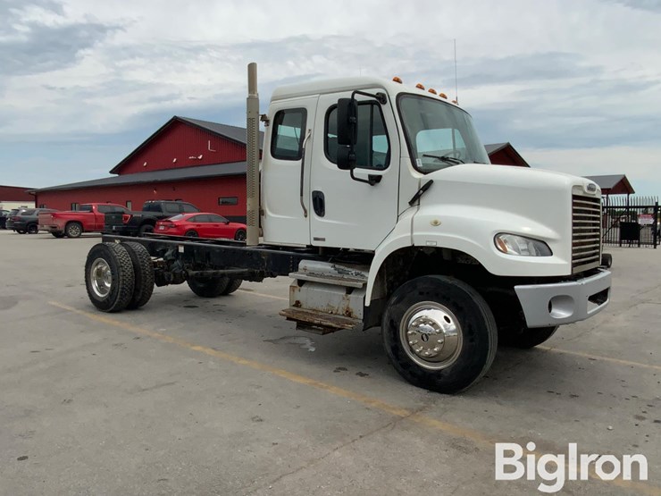 2012-massey-ferguson-730-image-3