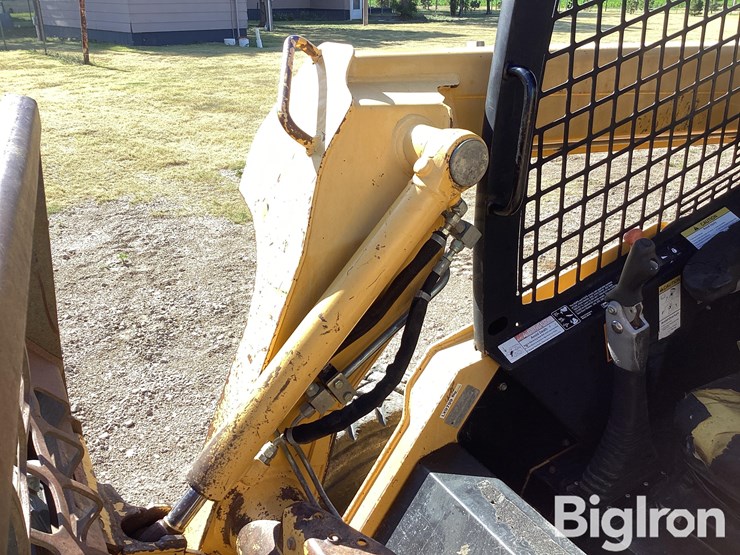 2003-john-deere-250-image-15