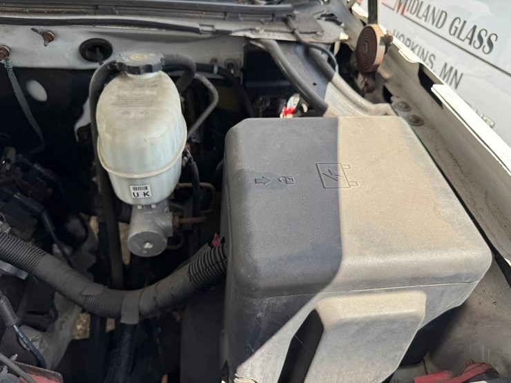2005-chevrolet-3500hd-image-39