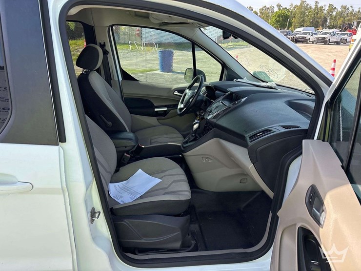 2017-ford-transit-connect-image-25