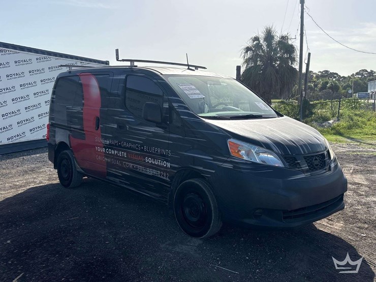 2016-nissan-nv200-image-2