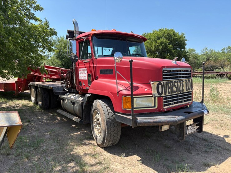2000-mack-ch613-image-3