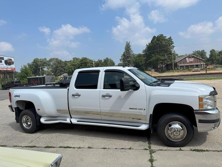 2007-chevrolet-3500-image-6