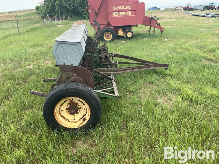 john-deere-b-image-4