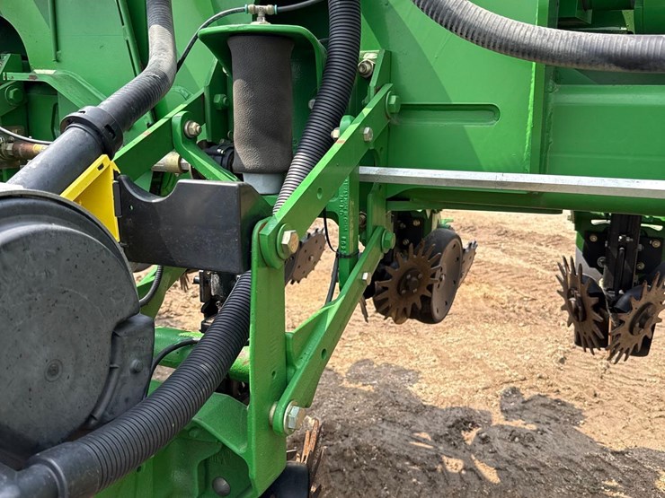 2006-john-deere-1770nt-image-44